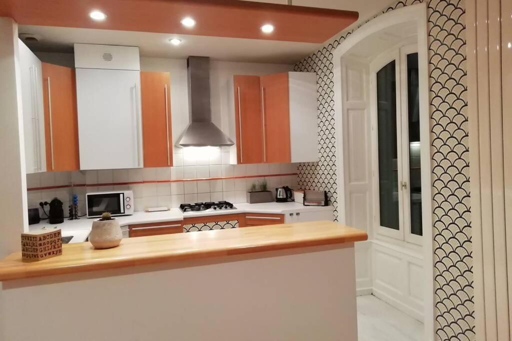 Tulle : Bel Appartement Lumineux En Centre Ville Luaran gambar