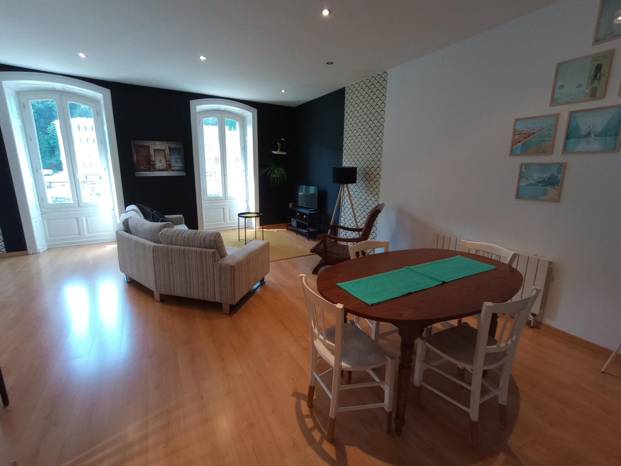 Tulle : Bel Appartement Lumineux En Centre Ville Luaran gambar